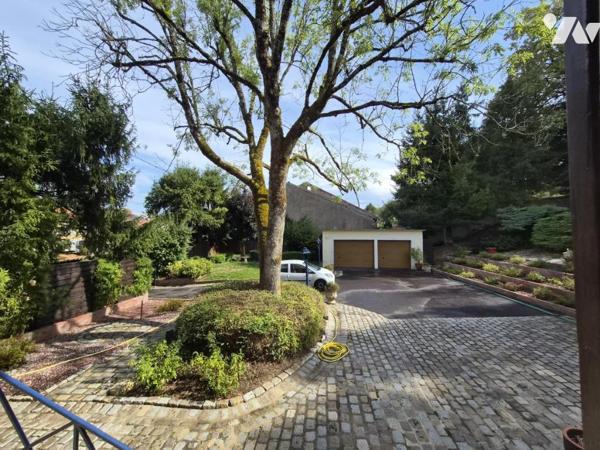 MAISON DE CARACTERE RENOVEE AVEC PISCINE COUVERTE ET TERRAIN CLOS