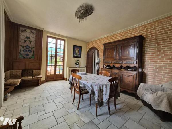 MAISON DE CARACTERE RENOVEE AVEC PISCINE COUVERTE ET TERRAIN CLOS