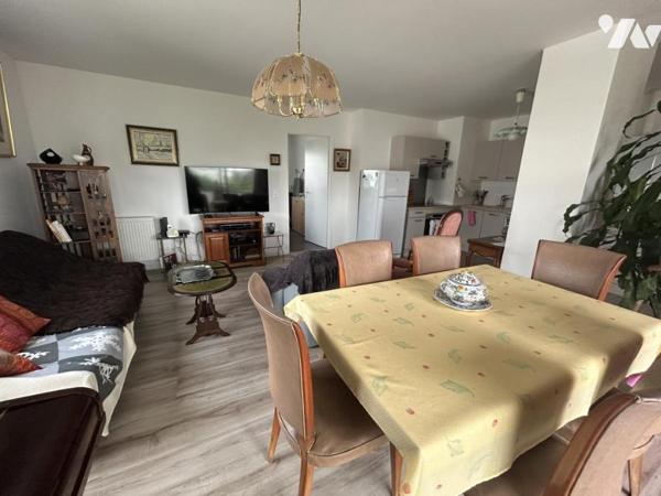 Appartement récent avec terrasse Mont-Saint-Aignan quartier des Oiseaux. 