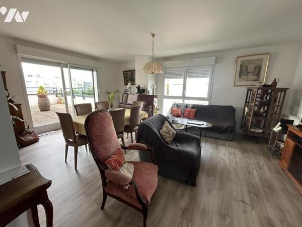 Appartement récent avec terrasse Mont-Saint-Aignan quartier des Oiseaux. 