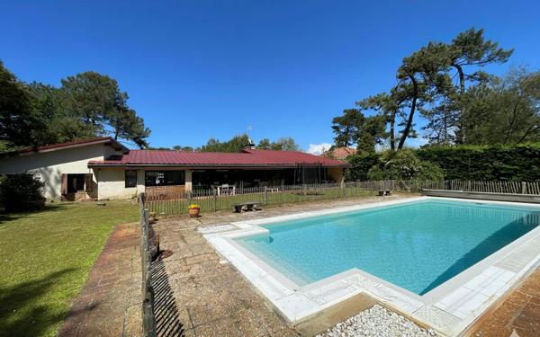 Maison à vendre    5 pièces • 219,42 m2 Capbreton