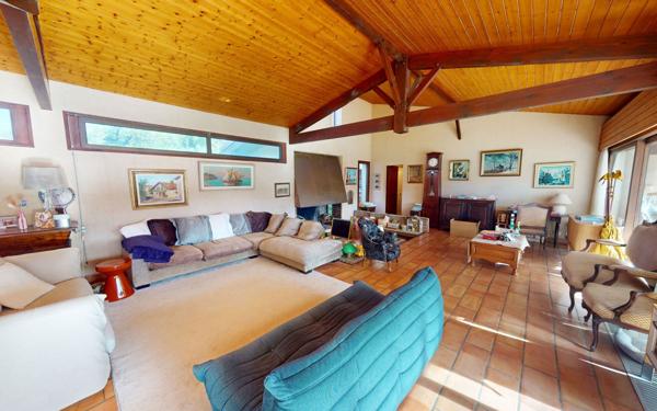 Maison à vendre    5 pièces • 219,42 m2 Capbreton