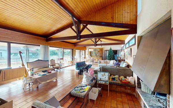 Maison à vendre    5 pièces • 219,42 m2 Capbreton