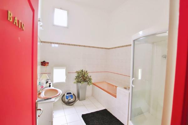 Maison à Longué-Jumelles, 49160 - 11 pièces 395m²