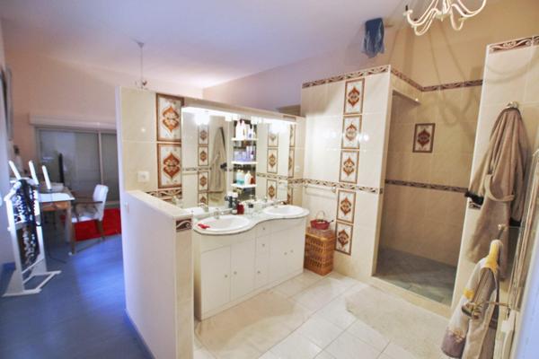 Maison à Longué-Jumelles, 49160 - 11 pièces 395m²