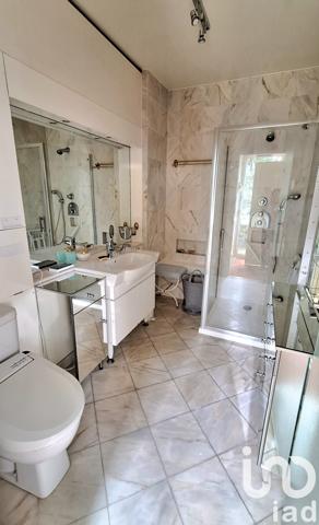 Apartment for sale 5 rooms 130 m² Garches