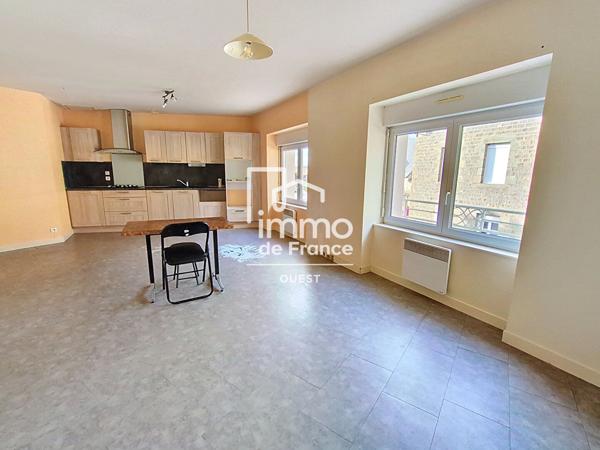 Immeuble mixte Saint-Fraimbault-De-Prières 9 pièce(s) 187 m2