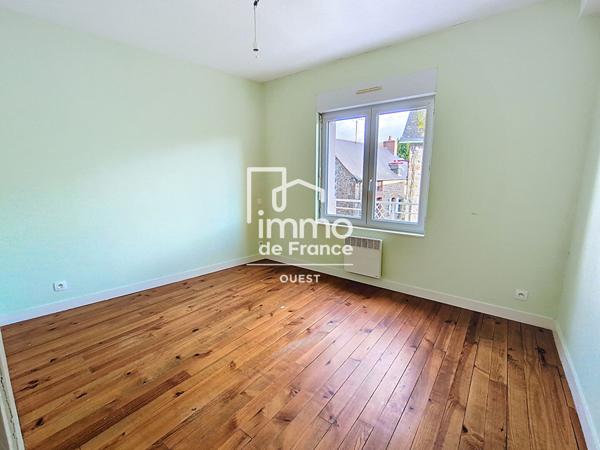 Immeuble mixte Saint-Fraimbault-De-Prières 9 pièce(s) 187 m2