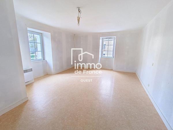 Immeuble mixte Saint-Fraimbault-De-Prières 9 pièce(s) 187 m2