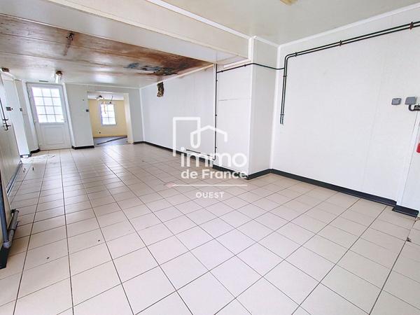 Immeuble mixte Saint-Fraimbault-De-Prières 9 pièce(s) 187 m2