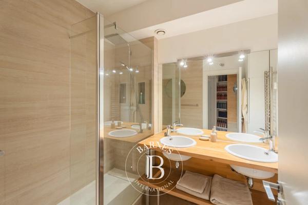 Paris 10ème, Appartement 4 Chambres -  210 m² à vendre