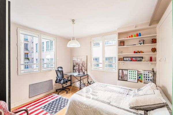 Paris 10ème, Appartement 4 Chambres -  210 m² à vendre