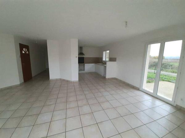 Maison 4 pièces                                        - 42110 Poncins Réf : 12900