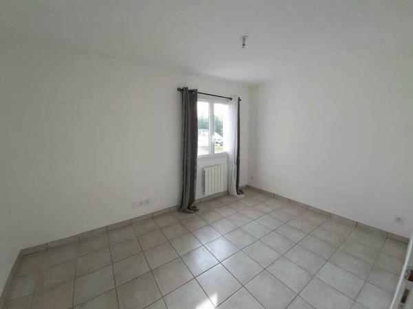 Maison 4 pièces                                        - 42110 Poncins Réf : 12900
