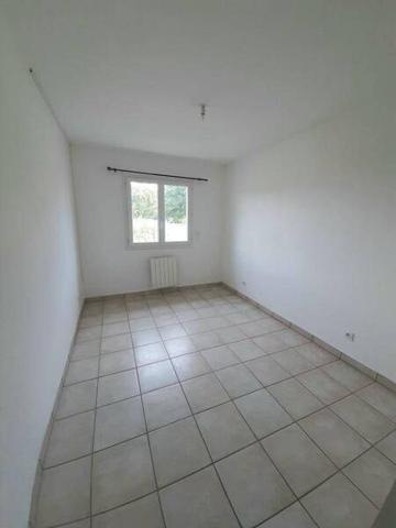 Maison 4 pièces                                        - 42110 Poncins Réf : 12900