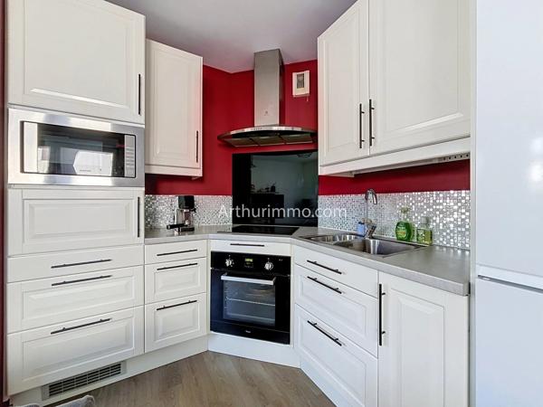Vente                                                      Appartement
                        
                     2 pièces                                         à Limeil-Brévannes