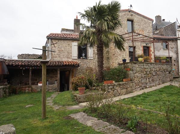 MAISON DE CHARME 3 CHAMBRES