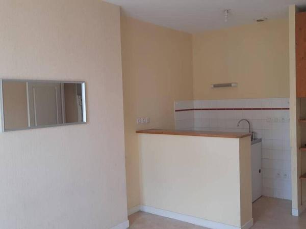 Appartement 2 pièces                                        - 38000 Grenoble Réf : 5251