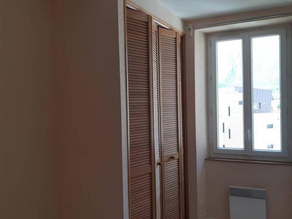 Appartement 2 pièces                                        - 38000 Grenoble Réf : 5251