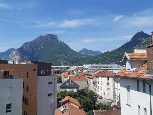 Appartement 2 pièces                                        - 38000 Grenoble Réf : 5251