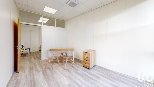 Location atelier 14 m² Serris