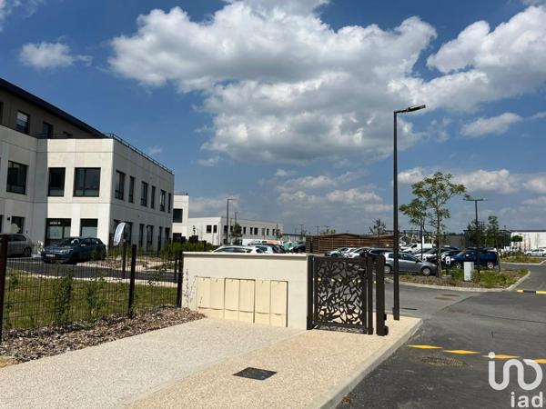 Location atelier 14 m² Serris