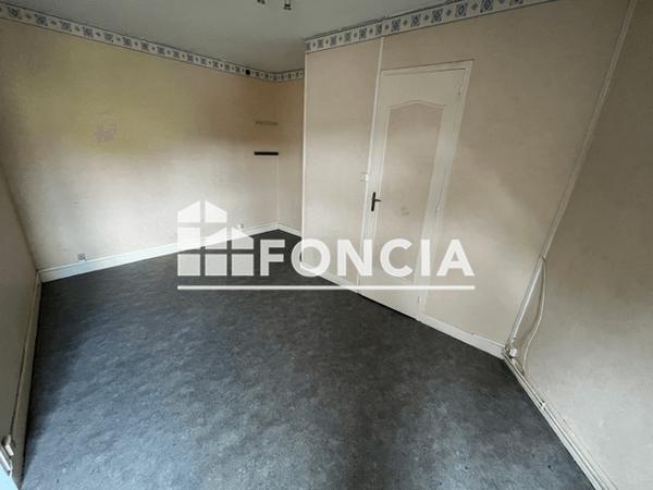 Location Studio 27 m² - 26 PLACE CHARLESTON Flers 61100