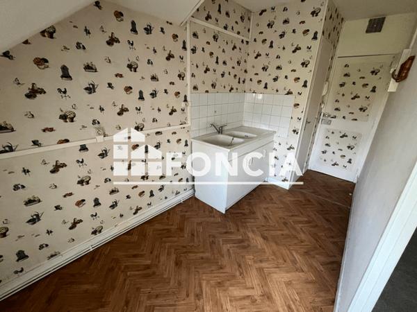 Location Studio 27 m² - 26 PLACE CHARLESTON Flers 61100