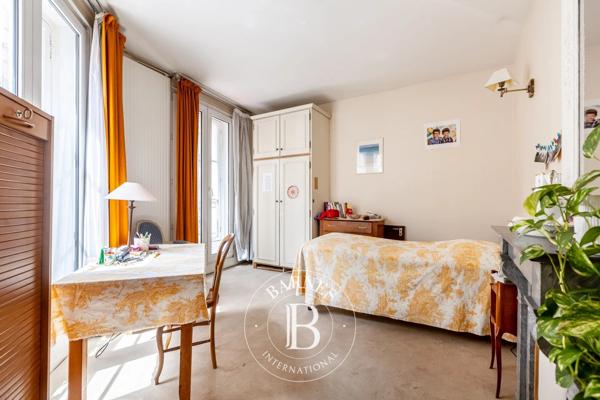 Paris 8ème, Appartement 2 Chambres -  103 m² à vendre