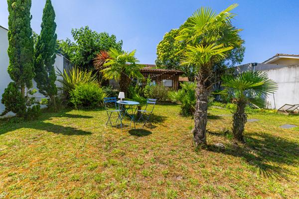 Maison d'Architecte avec Jardin et Piscine à Talence  À 10 min à pied du Parc Peixotto
