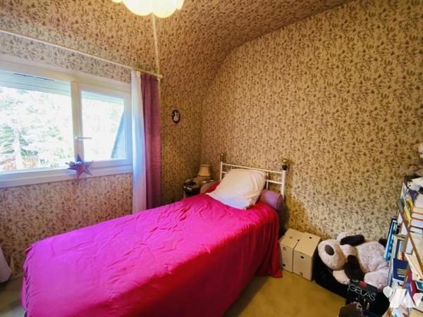 Plescop – Maison familiale 4 chambres avec vie de plain-pied, garage et combles aménageables