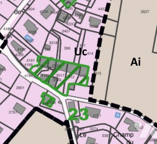 Ancien corps de feme mitoyen de 270m² de plancher et son terrain de 2190m²