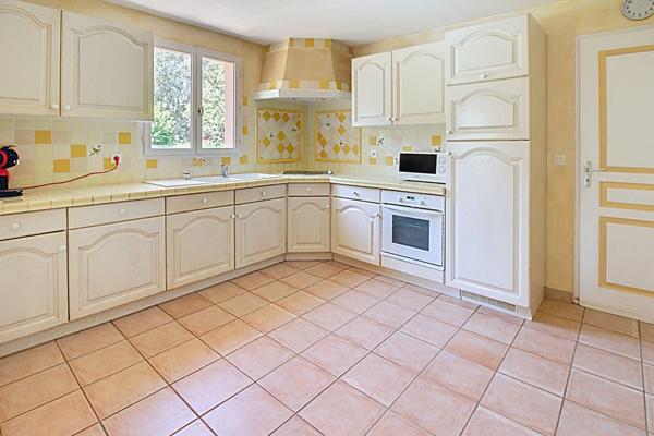 À VENDRE Maison de plain-pied à VIDAUBAN - Piscine - Double garage - Panneaux photovoltaïques