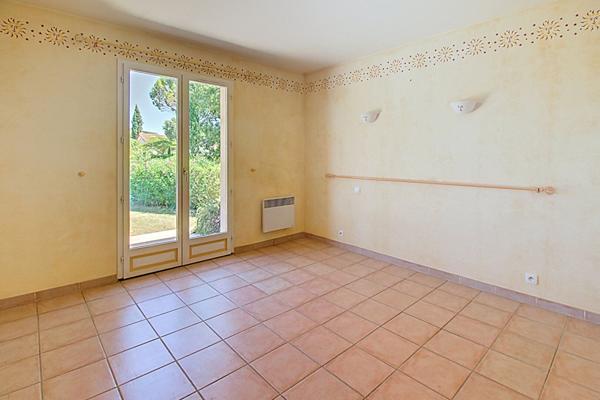 À VENDRE Maison de plain-pied à VIDAUBAN - Piscine - Double garage - Panneaux photovoltaïques