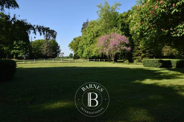 Bourges, Propriété 7 Chambres -  370 m² à vendre