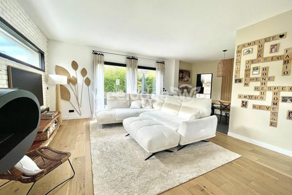 Maison à vendre 6 pièces de 142,15 m² à Jouy-le-Moutier