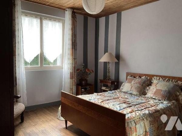 A VENDRE : Corps de ferme idéalement situé sur 3,74 hectares de terrain attenant, sans voisinag...