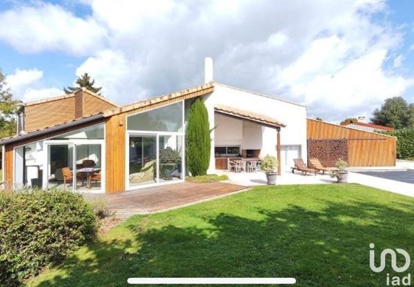 Maison 5 pièces de 240 m² à Haute-Goulaine (44115)