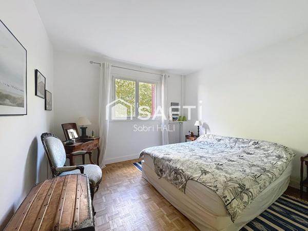 Colombes Centre- 4P Familial au Calme, Balcon plein sud, Box en sous-sol.