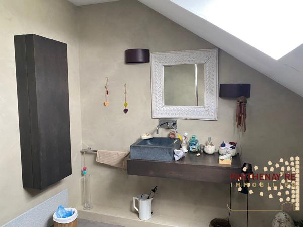 Jolie Maison atypique T6 avec piscine