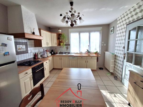 Maison 4 chambres + bureau - Terrain clos de 980 m² avec dépendances