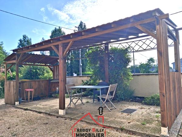 Maison 4 chambres + bureau - Terrain clos de 980 m² avec dépendances