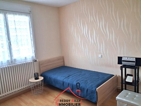 Maison 4 chambres + bureau - Terrain clos de 980 m² avec dépendances