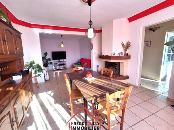 Maison 4 chambres + bureau - Terrain clos de 980 m² avec dépendances
