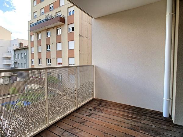 Appartement À louer 2 pièce(s) 46 m²