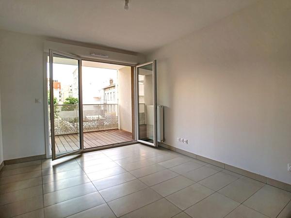 Appartement À louer 2 pièce(s) 46 m²