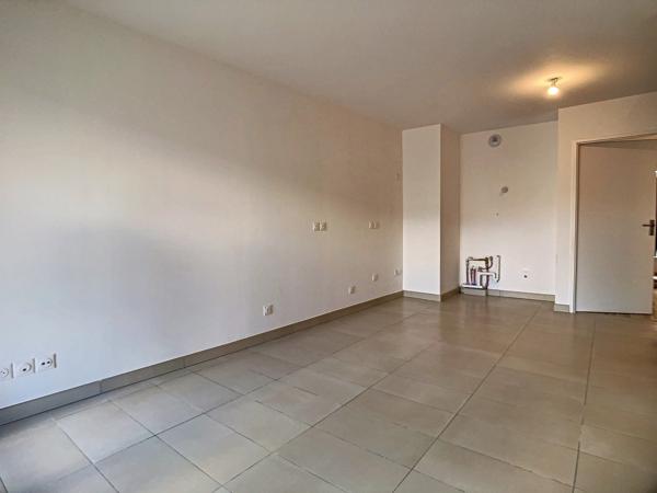 Appartement À louer 2 pièce(s) 46 m²