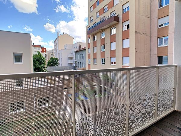 Appartement À louer 2 pièce(s) 46 m²