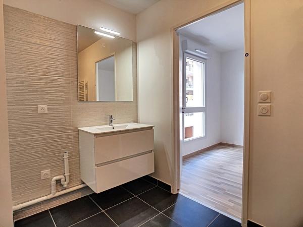 Appartement À louer 2 pièce(s) 46 m²