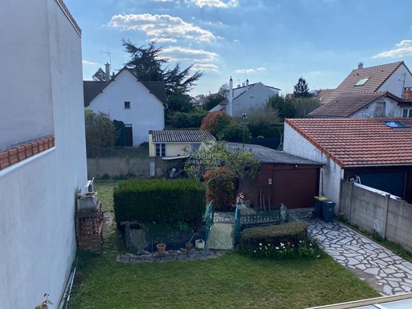 Maison Nanterre 8 pièce(s) 273 m2 €875 000 ** - Référence 14975